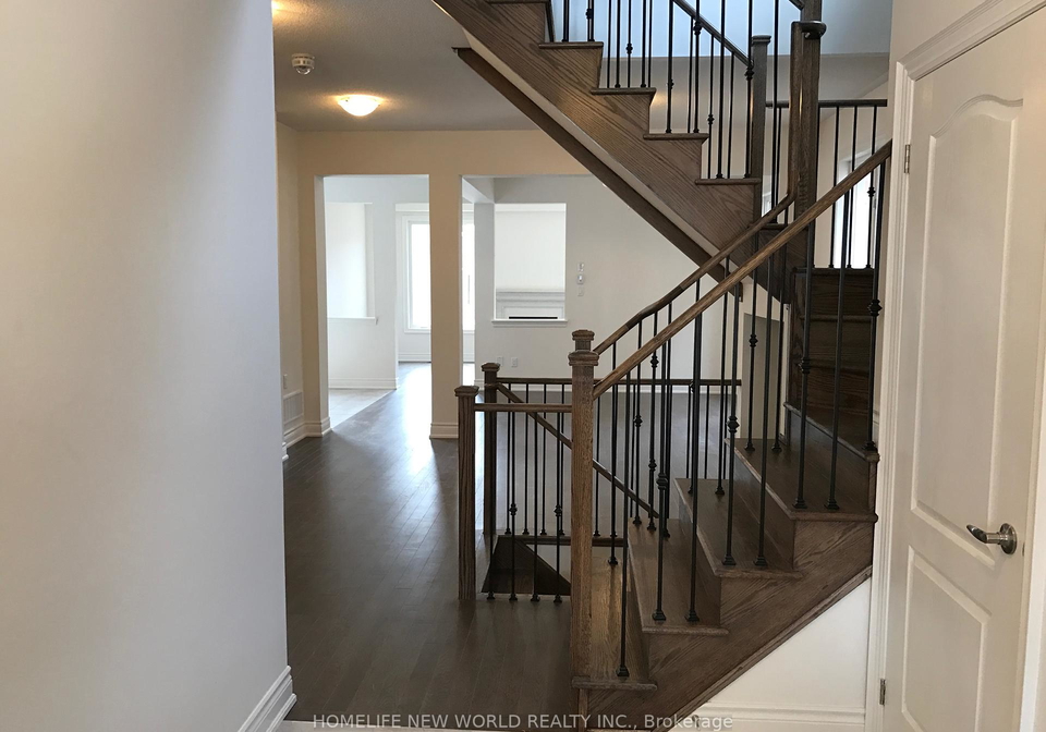 5-larkfield-crescent-east-gwillimbury-ontario-n12417925