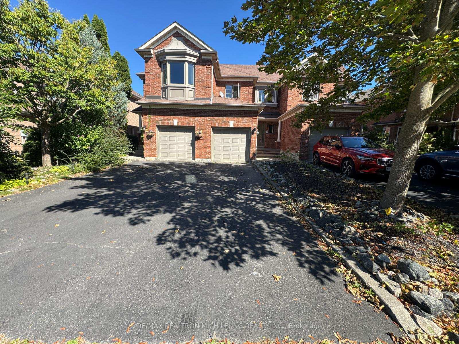 138-denise-circle-newmarket-ontario-n12417960