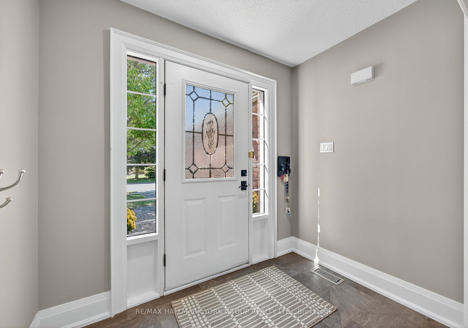 654-lyman-boulevard-newmarket-ontario-n12418081