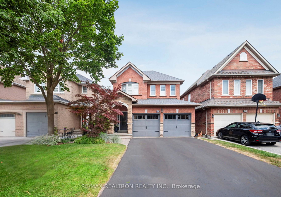514-menczel-crescent-newmarket-ontario-n12419396