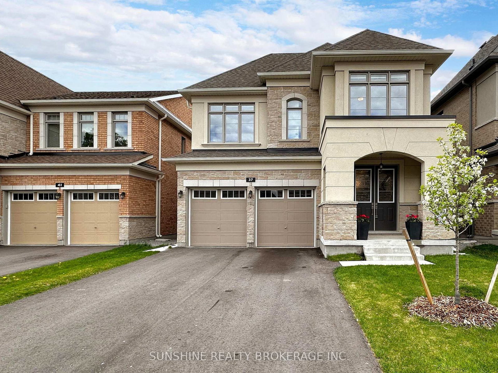 37-sikura-circle-aurora-ontario-n12421496