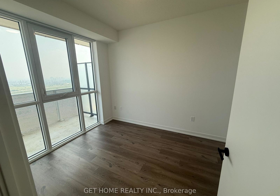 28-interchange-way-vaughan-ontario-n12421536