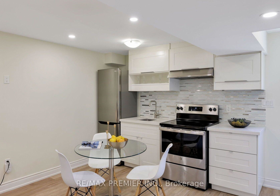 156-lindenshire-avenue-vaughan-ontario-n12421615