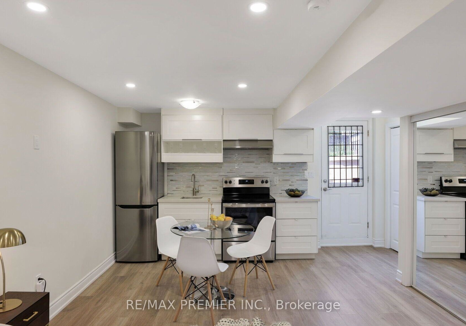 156-lindenshire-avenue-vaughan-ontario-n12421615