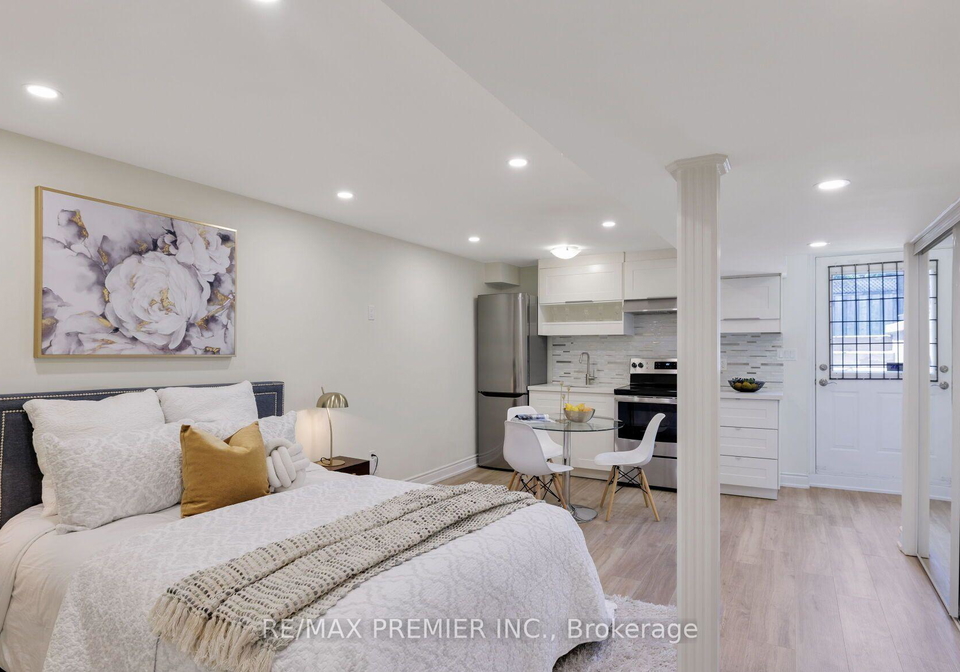 156-lindenshire-avenue-vaughan-ontario-n12421615