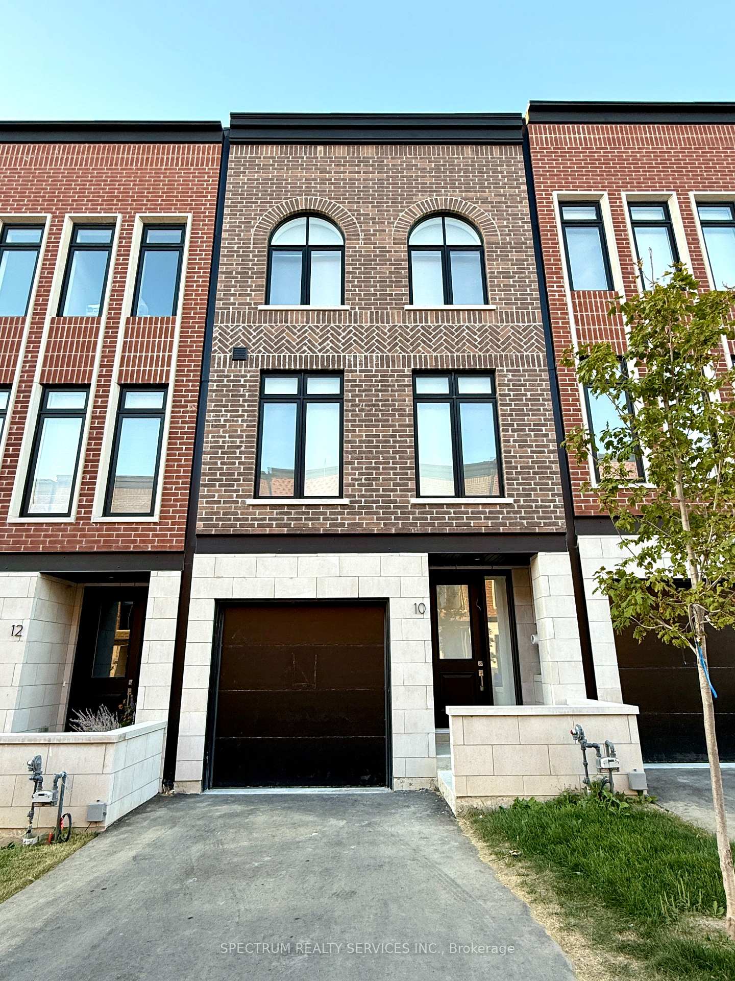10-chestnut-court-aurora-ontario-n12422081