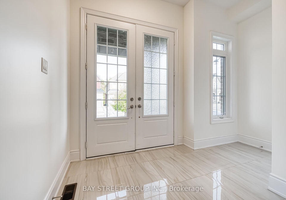 173-conklin-crescent-aurora-ontario-n12423587