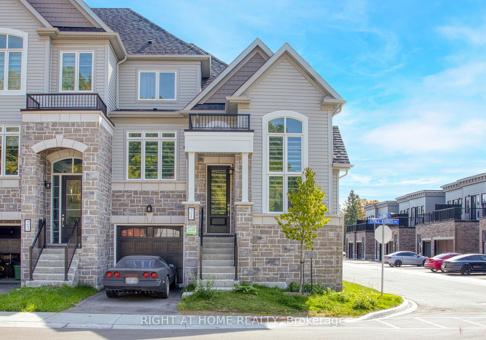 21-lyall-stokes-circle-east-gwillimbury-ontario-n12425282