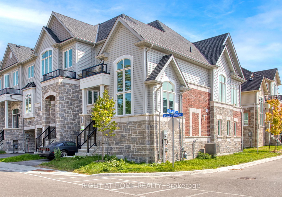 21-lyall-stokes-circle-east-gwillimbury-ontario-n12425282
