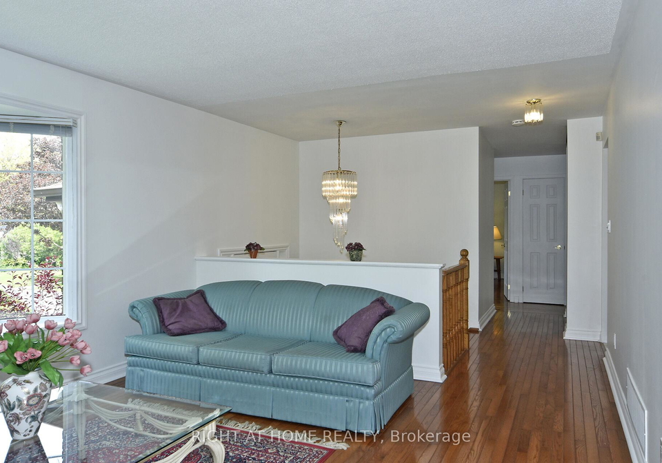 102-romfield-circuit-markham-ontario-n12425461