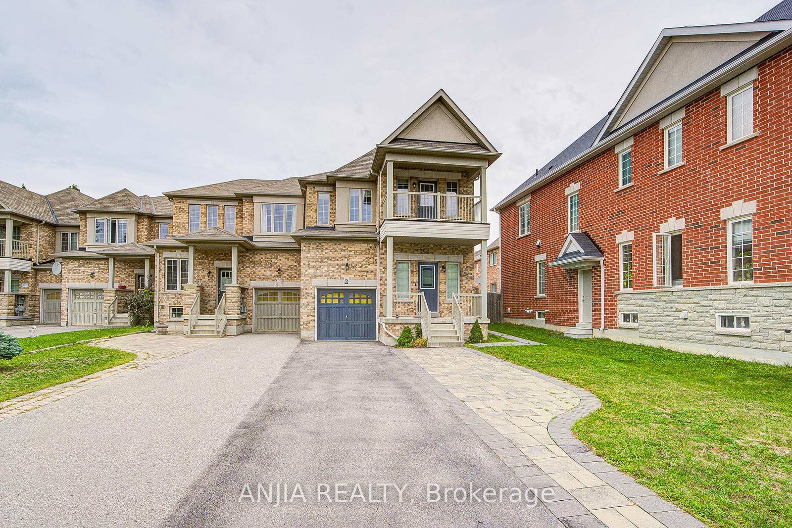 9-moores-court-markham-ontario-n12425985