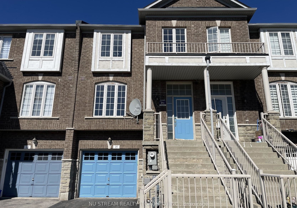 26-martell-gate-aurora-ontario-n12432738
