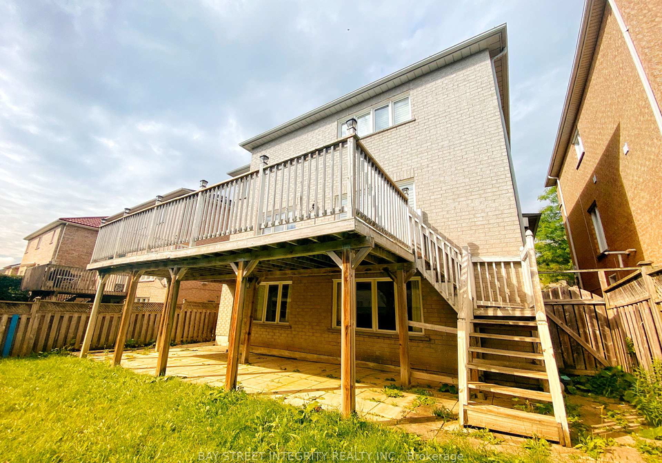 main-114-red-river-crescent-newmarket-ontario-n12434976