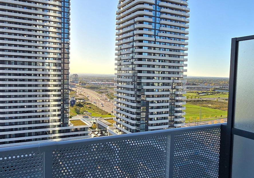 28-interchange-way-vaughan-ontario-n12435191