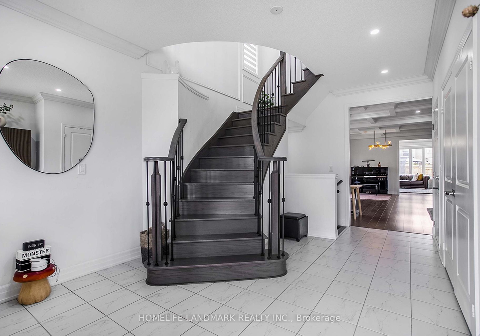 6-cloverridge-avenue-east-gwillimbury-ontario-n12435415