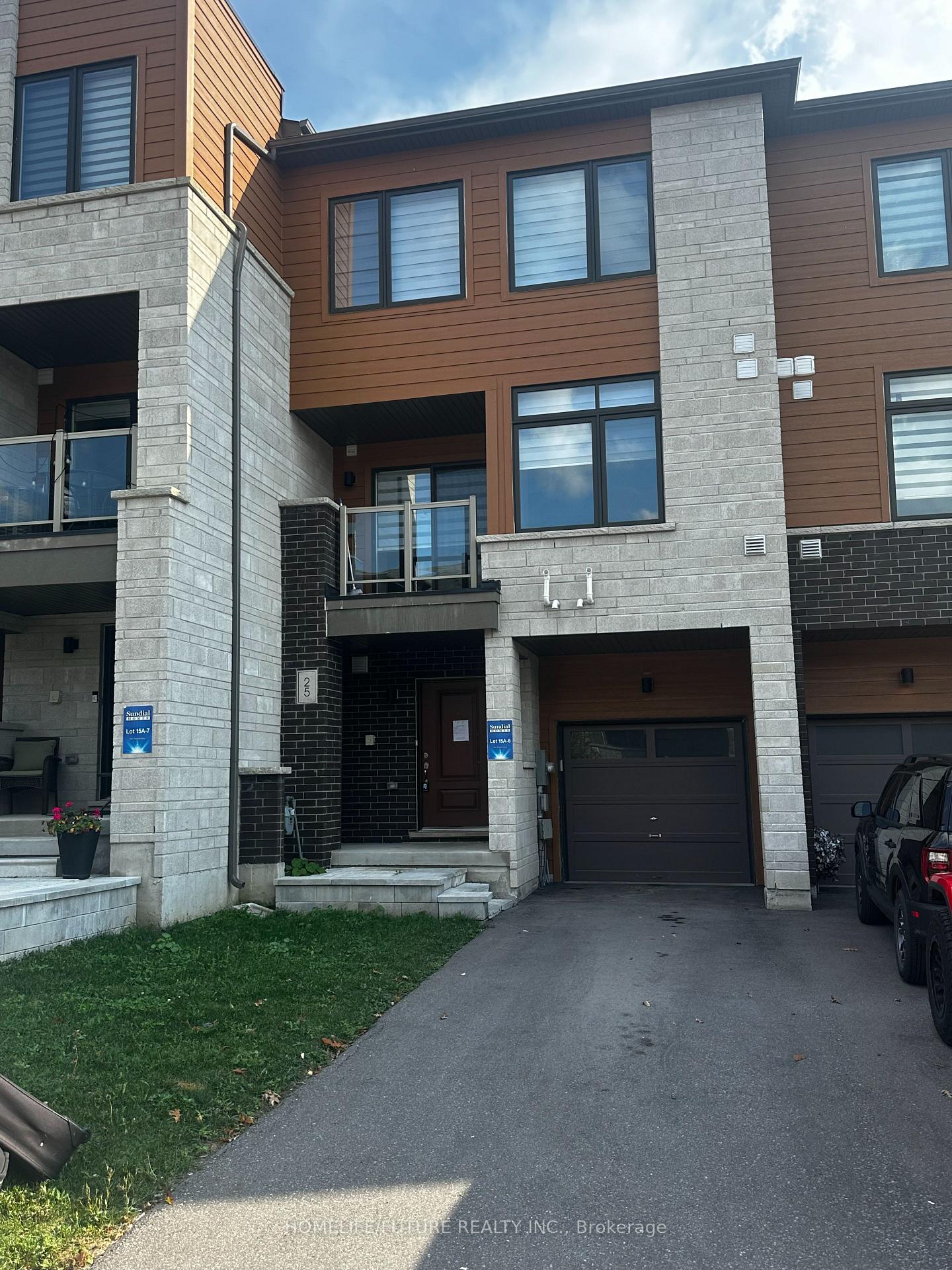25-delano-way-newmarket-ontario-n12435710