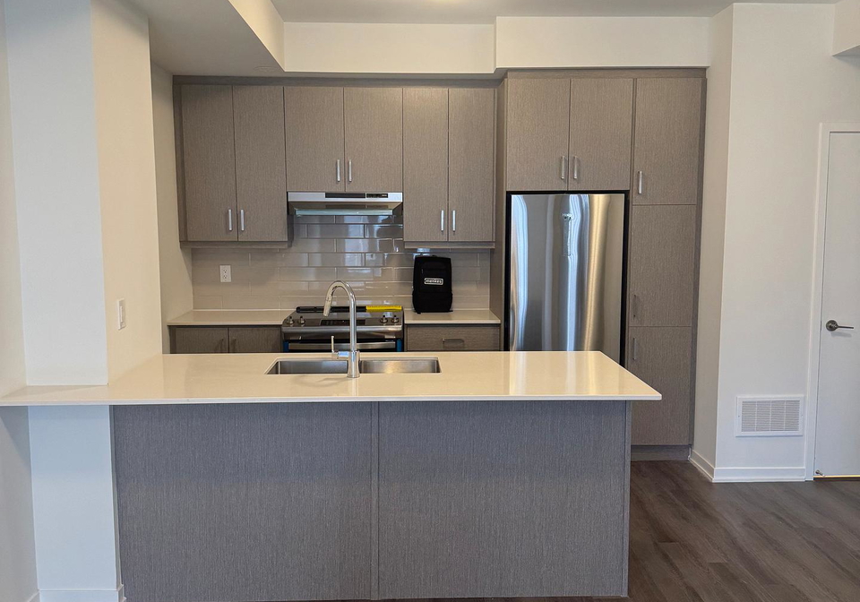 130-honeycrisp-crescent-vaughan-ontario-n12440183