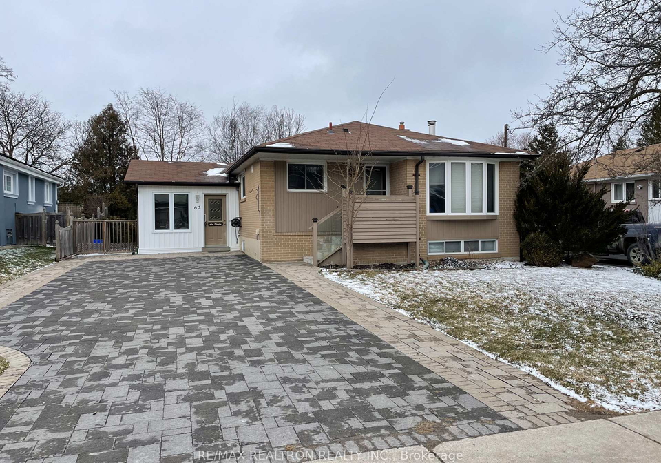 62-child-drive-aurora-ontario-n12441495