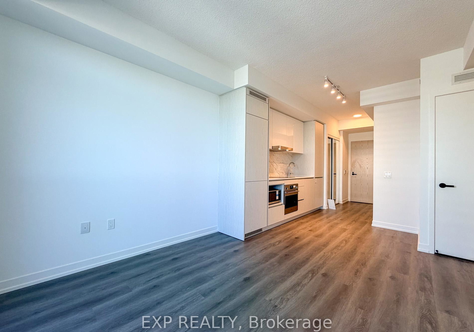 28-interchange-way-vaughan-ontario-n12443658