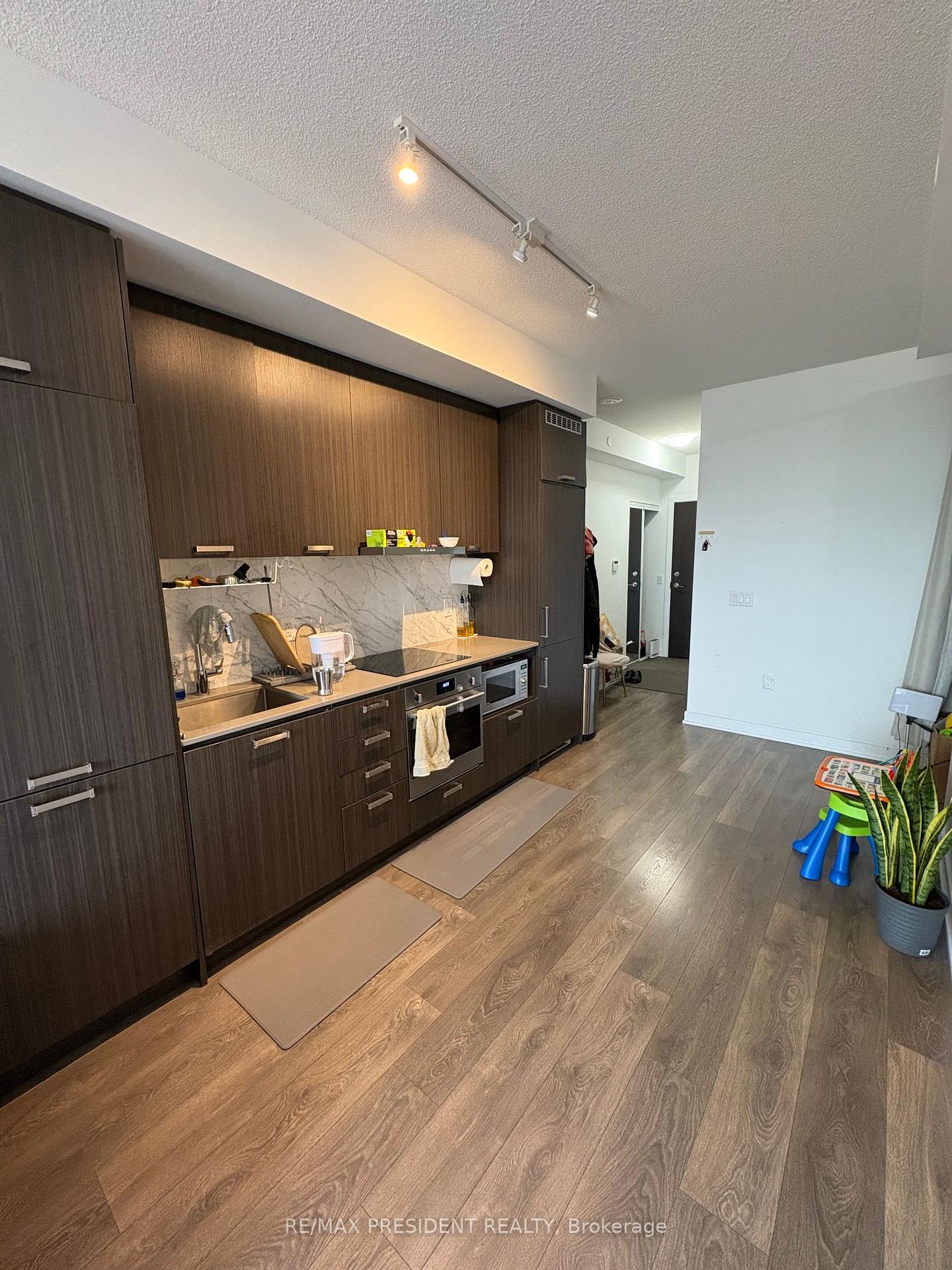 10-honeycrisp-crescent-vaughan-ontario-n12444857