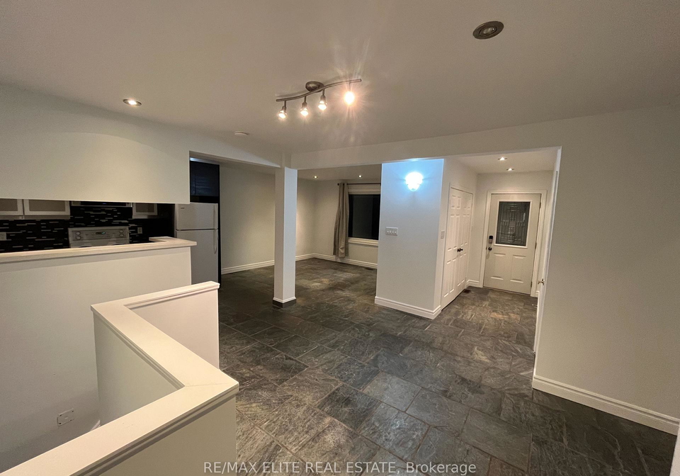 16-cartier-crescent-richmond-hill-ontario-n12444862