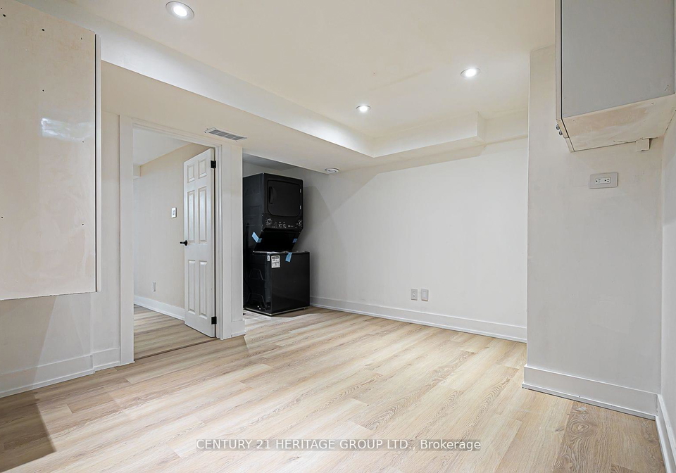 977-birchwood-drive-newmarket-ontario-n12445040