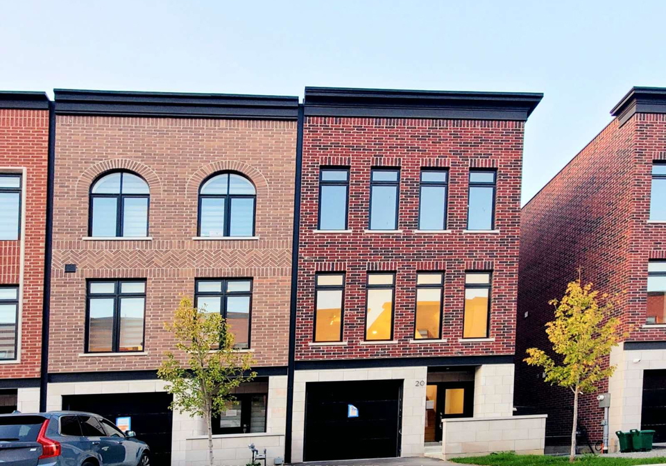 20-chestnut-court-aurora-ontario-n12448175