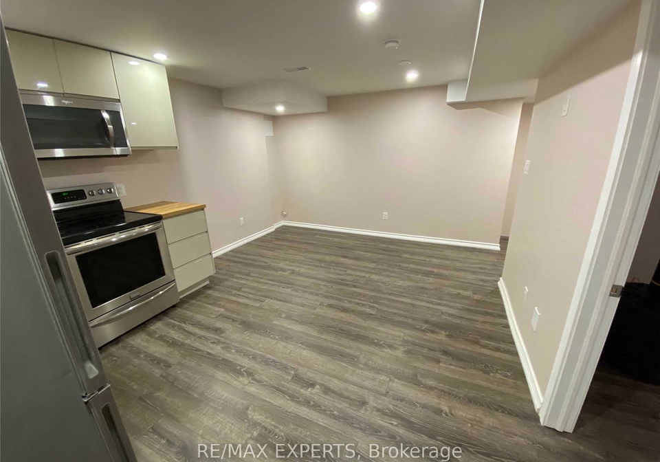 690-yarfield-crescent-newmarket-ontario-n12449127