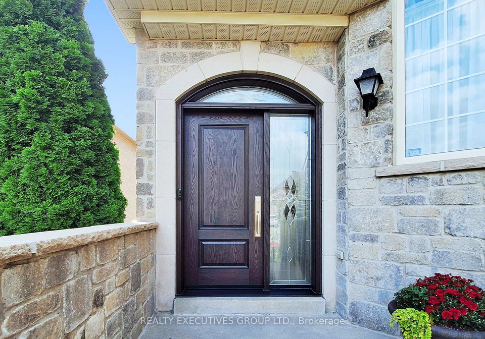 32-shadow-falls-drive-richmond-hill-ontario-n12451472