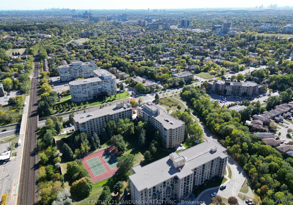 326-major-mackenzie-drive-e-richmond-hill-ontario-n12451955