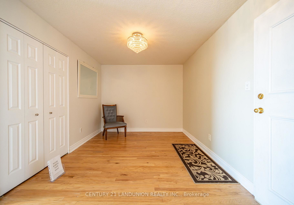 326-major-mackenzie-drive-e-richmond-hill-ontario-n12451955