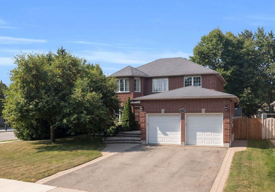 304-rhodes-circle-newmarket-ontario-n12453060