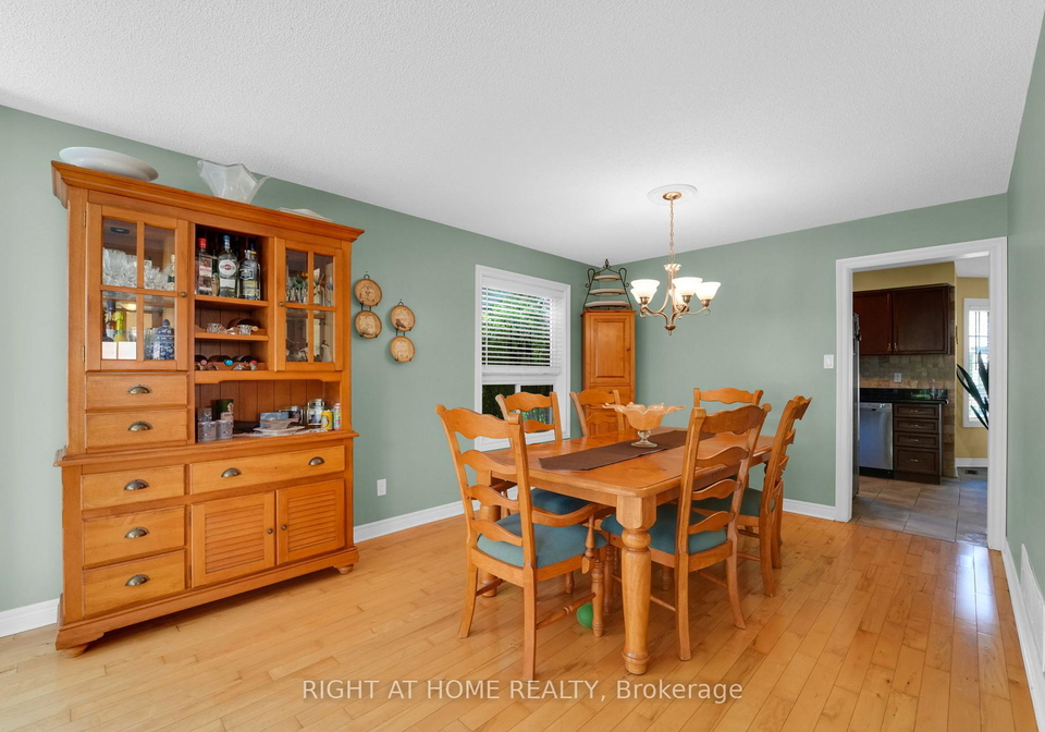 304-rhodes-circle-newmarket-ontario-n12453060