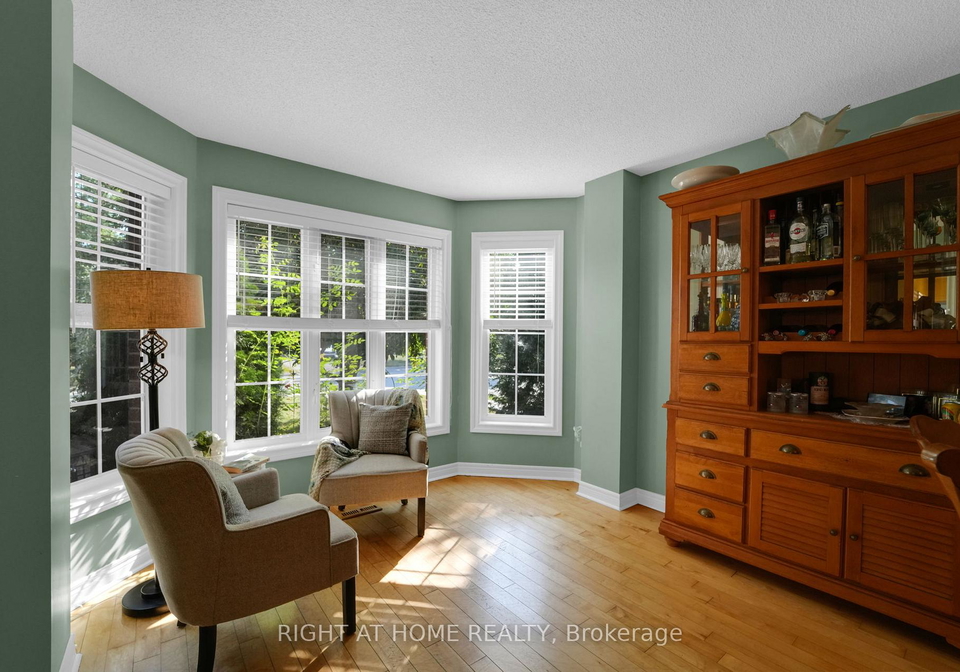 304-rhodes-circle-newmarket-ontario-n12453060