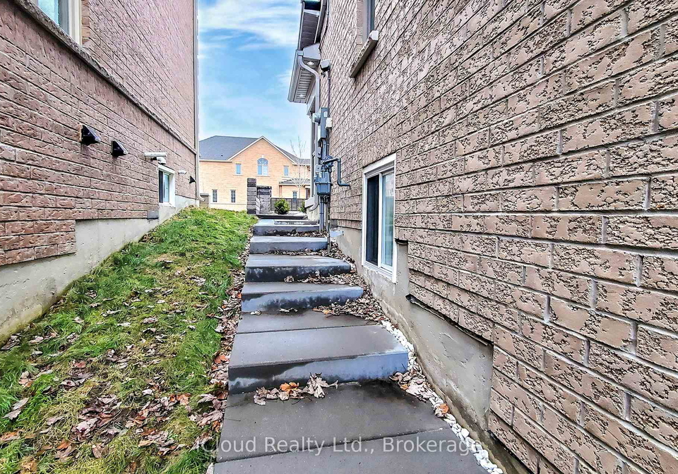 280-miller-park-avenue-bradford-west-gwillimbury-ontario-n12453091