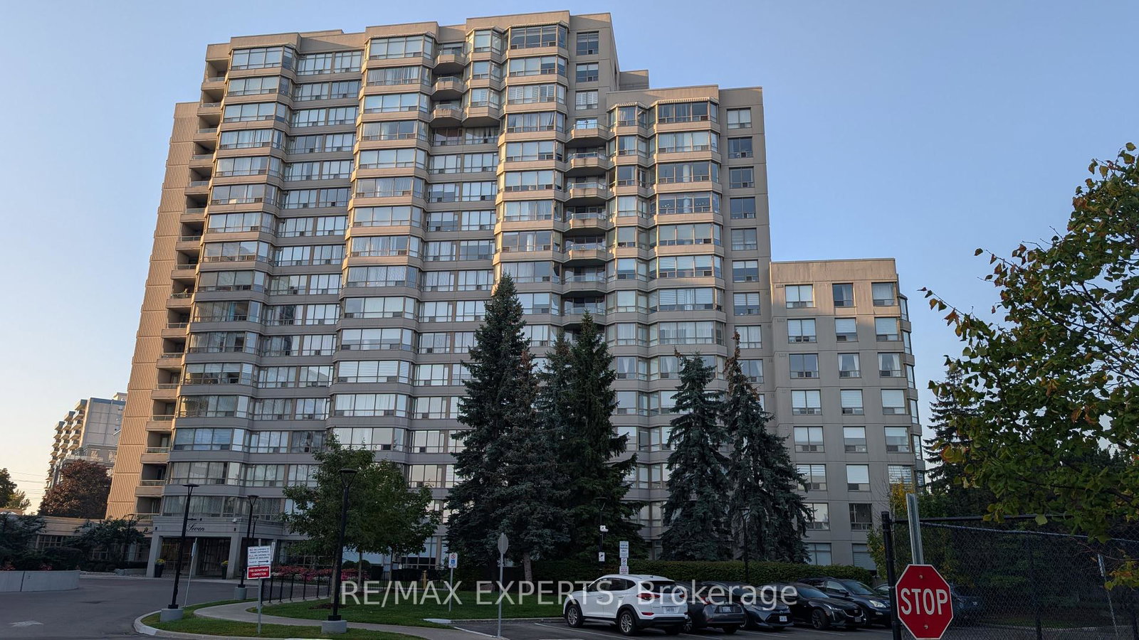 7-townsgate-drive-vaughan-ontario-n12453581