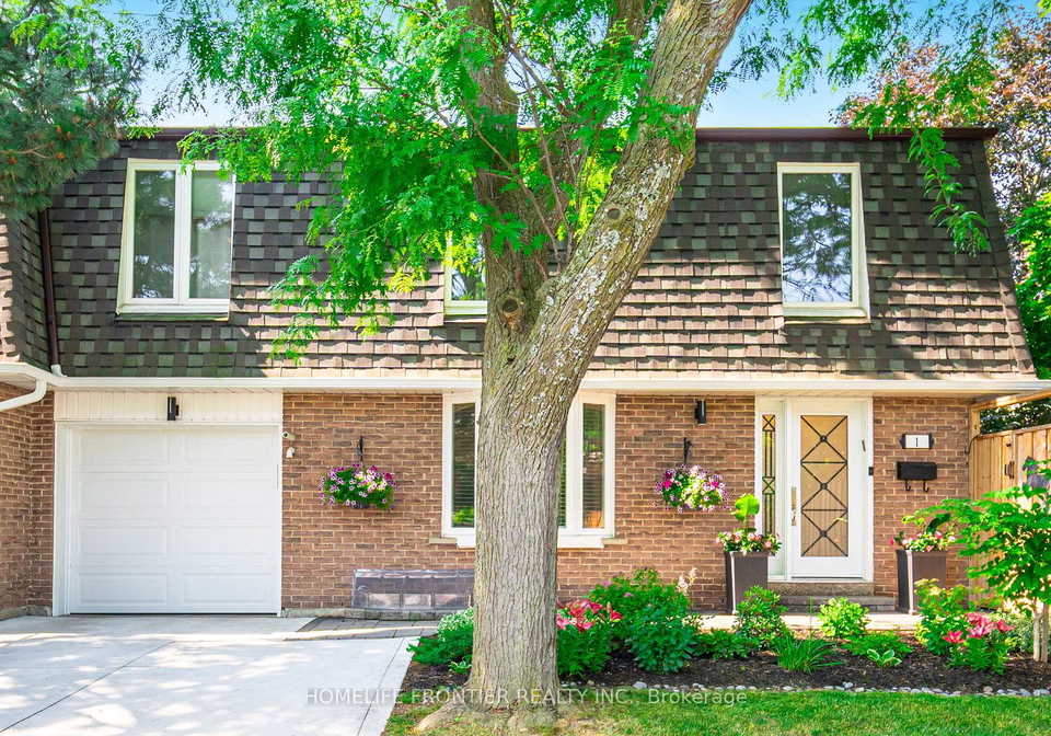 1-denava-gate-richmond-hill-ontario-n12453845