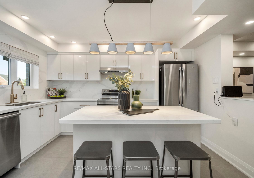 21-rougehaven-way-markham-ontario-n12457524