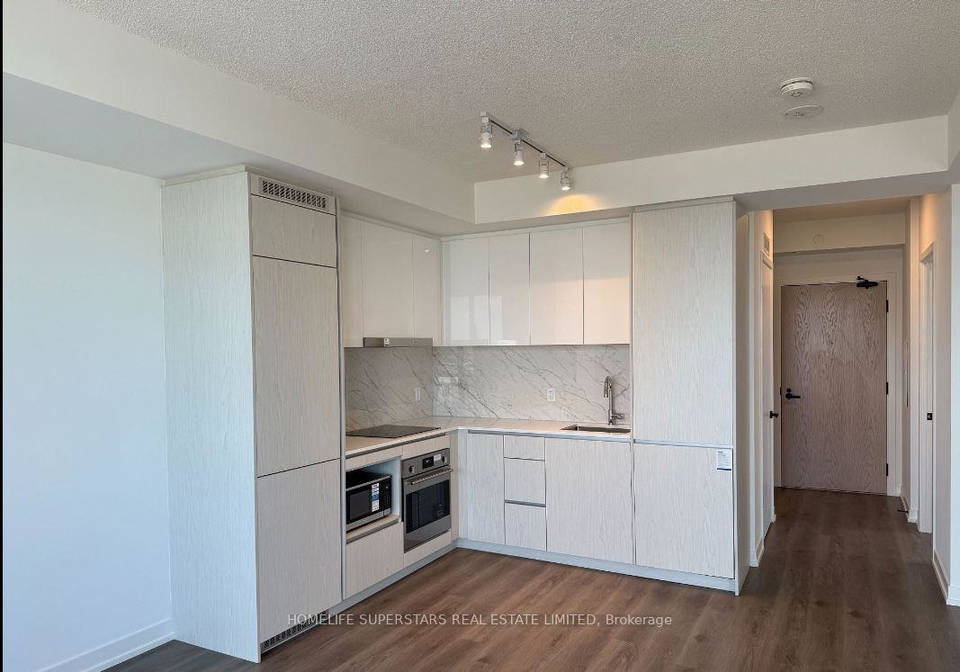 28-interchange-way-vaughan-ontario-n12459344