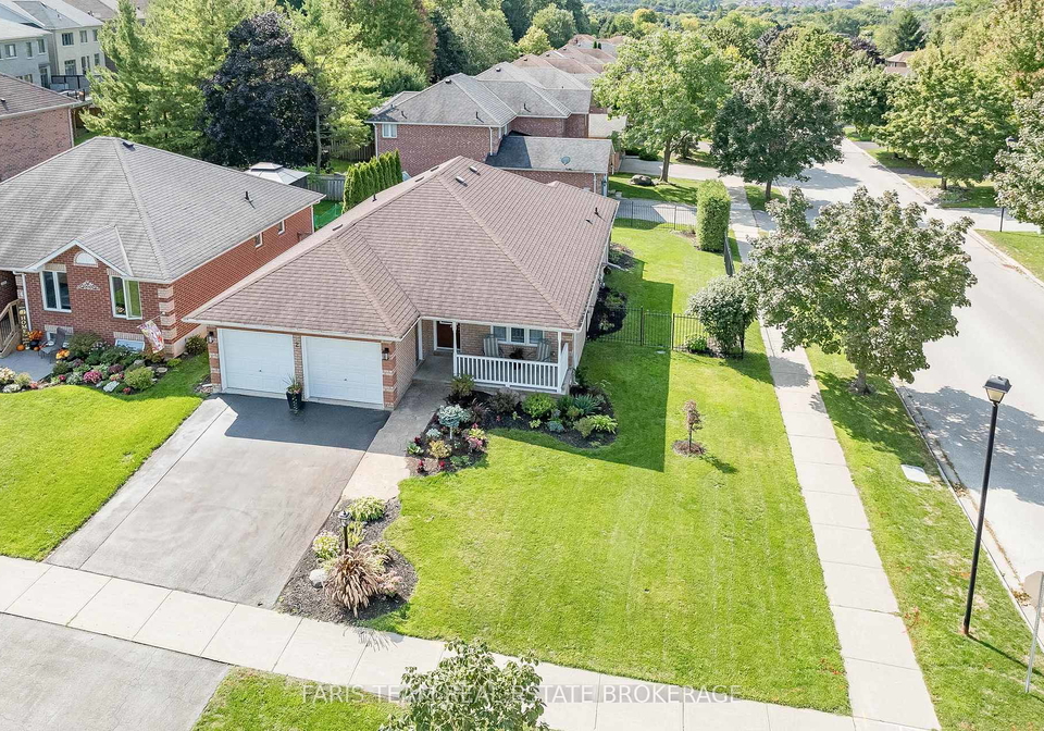 2-forest-edge-crescent-east-gwillimbury-ontario-n12460085