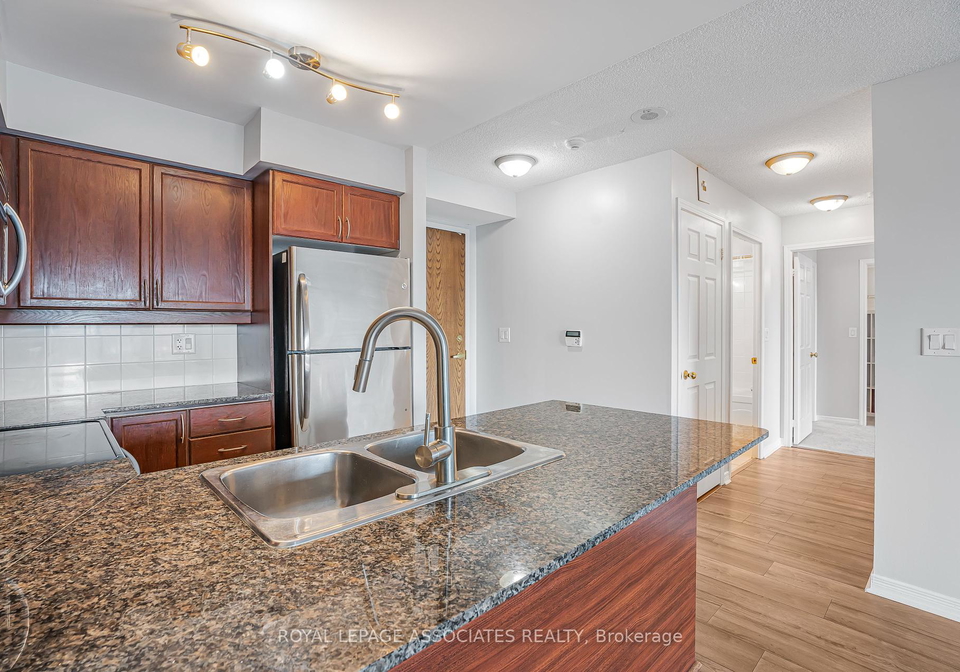 185-oneida-crescent-richmond-hill-ontario-n12460268