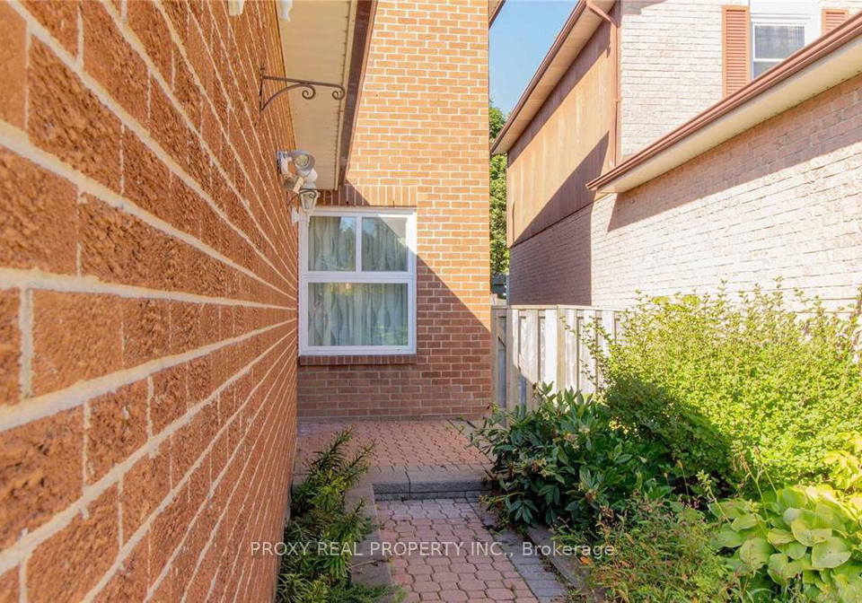 126-kersey-crescent-richmond-hill-ontario-n12460373