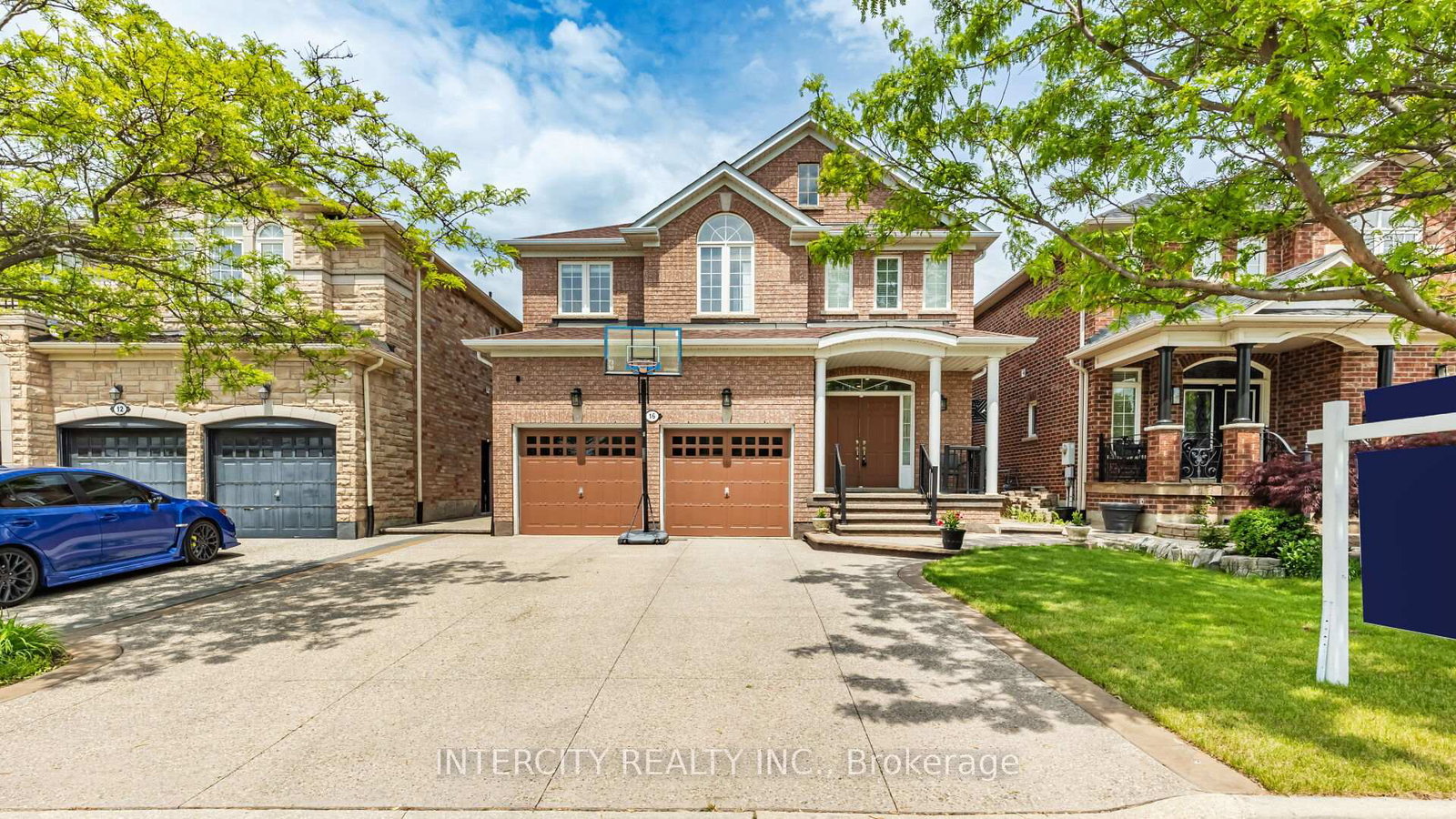 16-venice-gate-drive-vaughan-ontario-n12460862