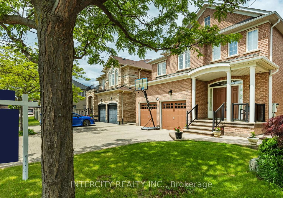 16-venice-gate-drive-vaughan-ontario-n12460862