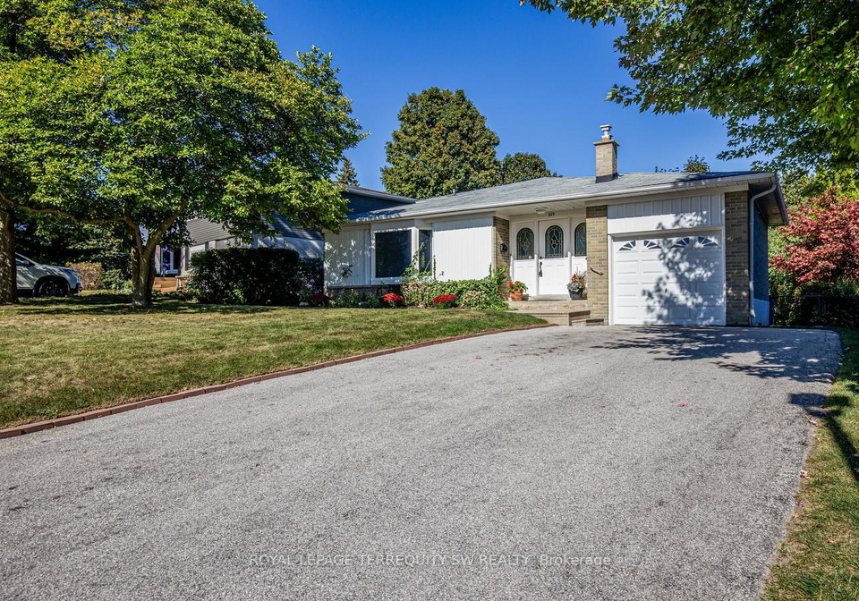 329-dennie-avenue-newmarket-ontario-n12460870