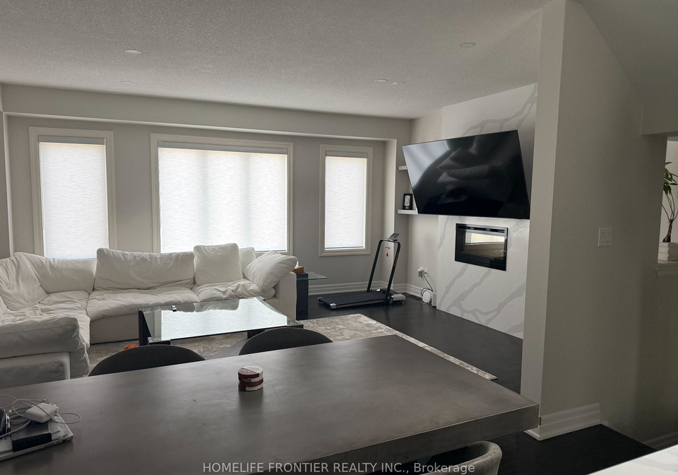 30-vantage-loop-avenue-newmarket-ontario-n12461683
