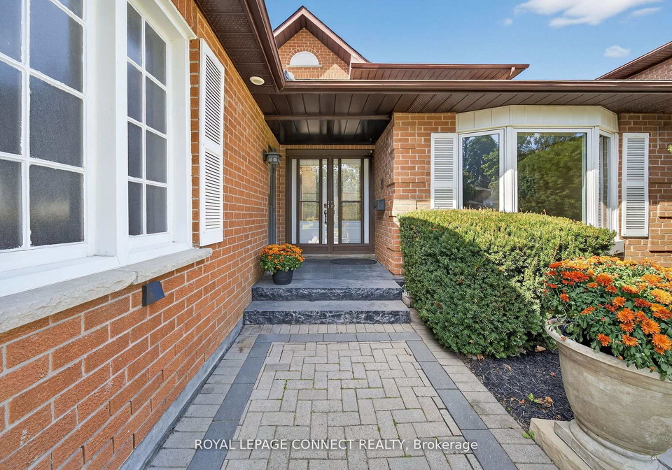 90-golf-links-drive-aurora-ontario-n12462495