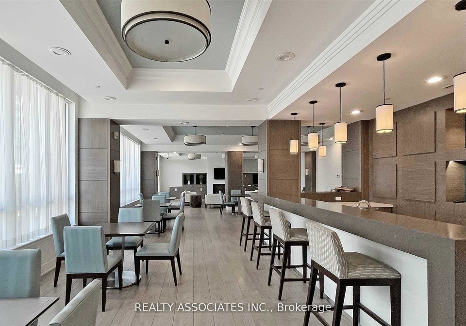 372-highway-7-road-e-richmond-hill-ontario-n12462645