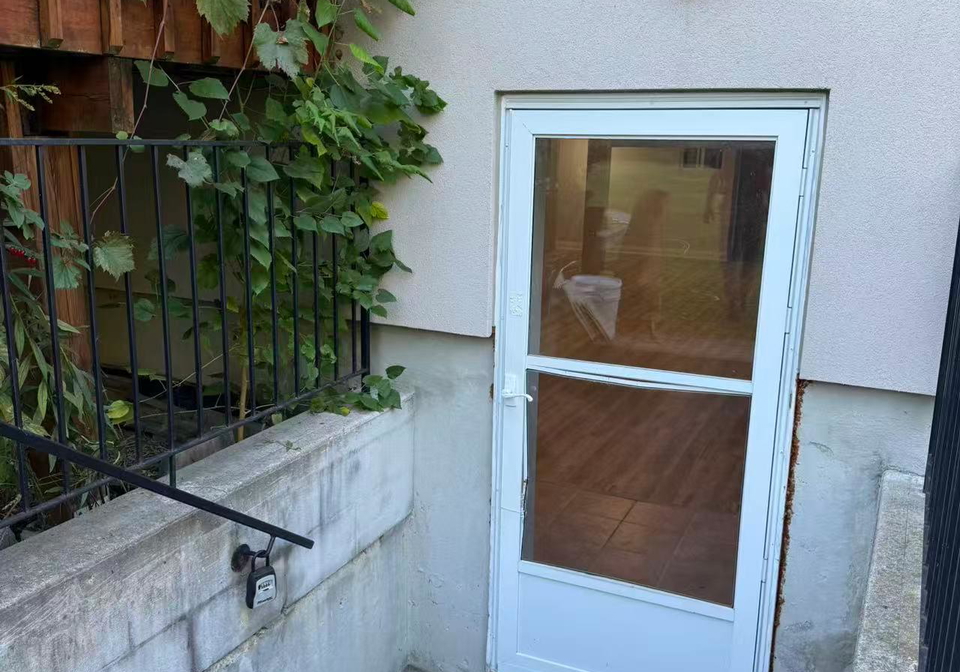 bsmt-623-16th-avenue-richmond-hill-ontario-n12463869