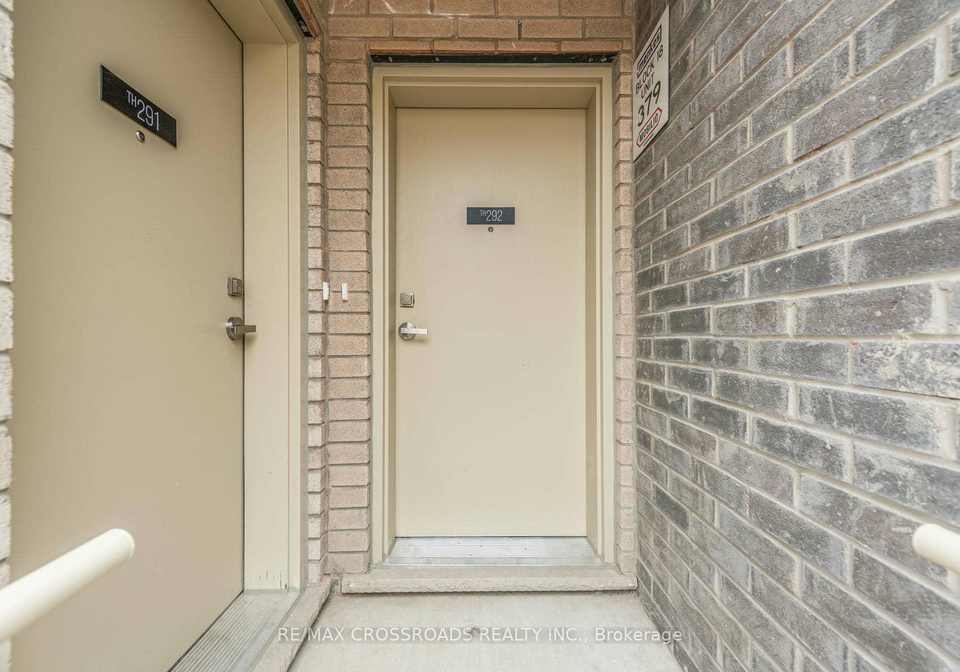 140-honeycrisp-crescent-vaughan-ontario-n12465310